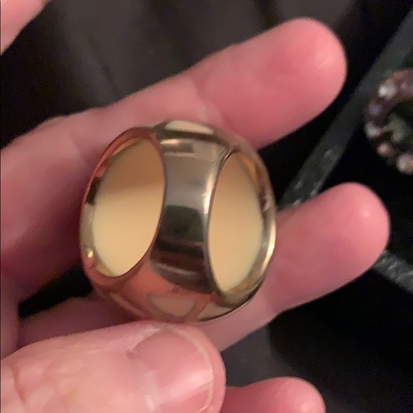 Ring - Picture 2 of 3